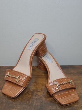 Steven New York Caramel/Tan Croc-Embossed Slide Heels with Gold size 7.5